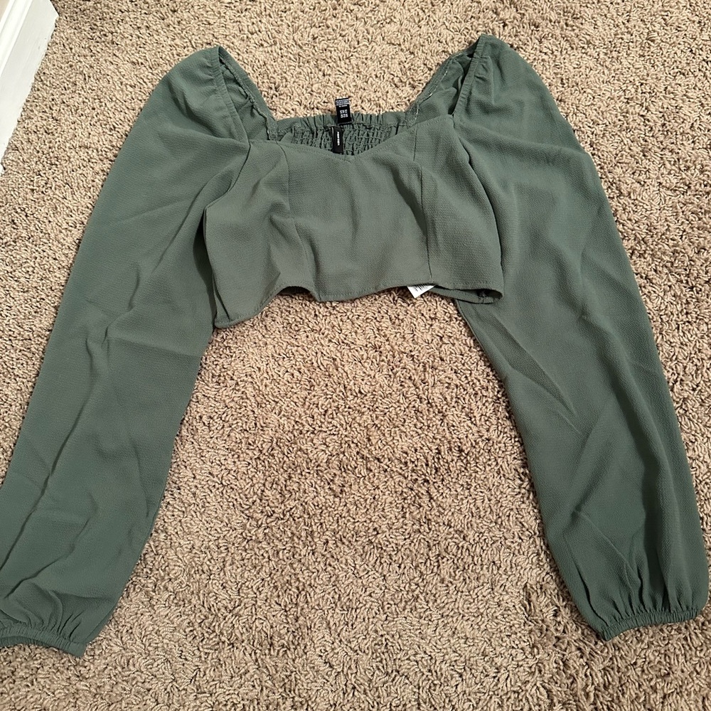 cropped green long sleeve